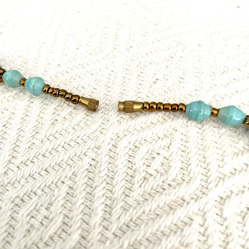 Handmade beaded necklace - Picture 3 of 5